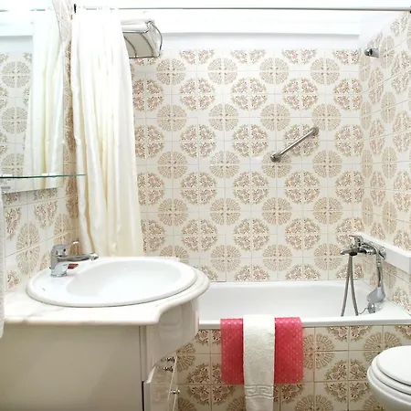 Rocha Praia Mar Beach Front Line Bay * Portimao